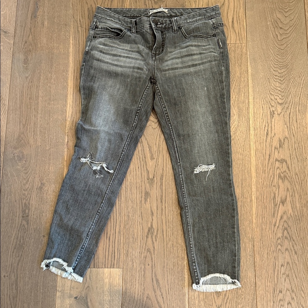 Free People Raw Hem Skinny Jeans – Size 28